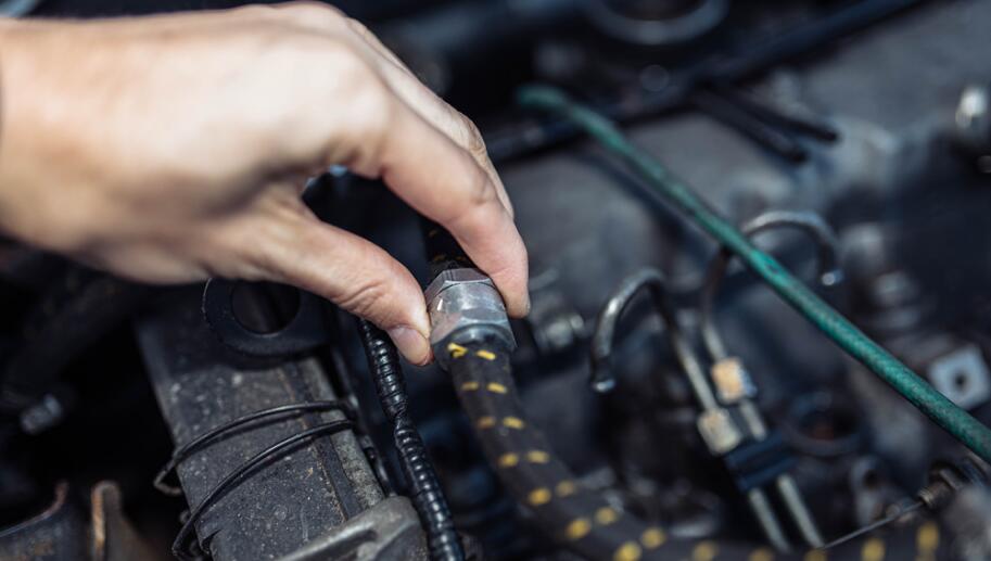 Assicurarsi che il carburante non sia esposto allo spruzzo