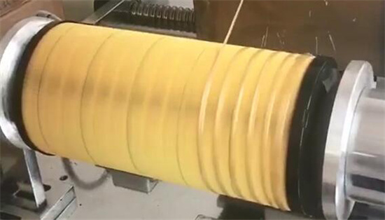 Avvolgimento del nucleo interno del prodotto